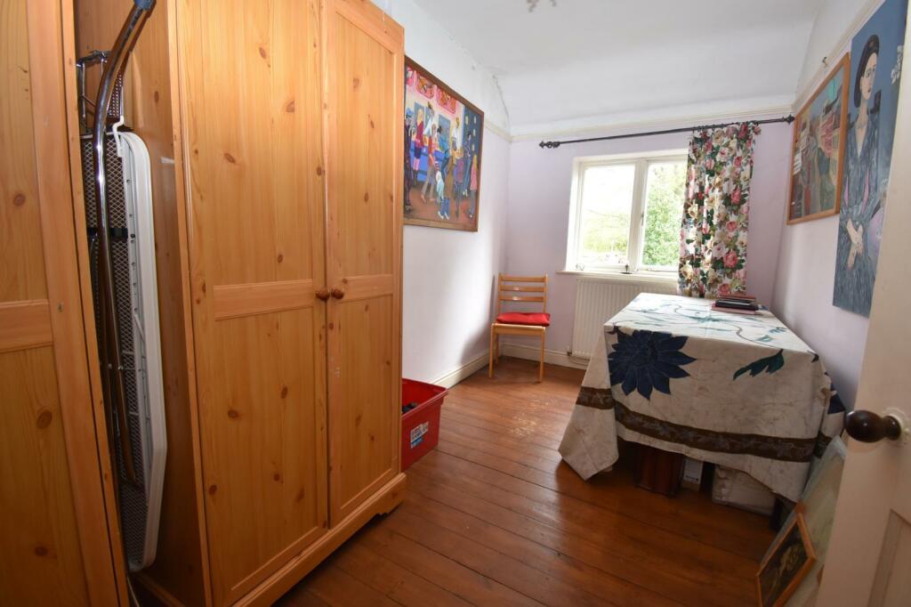 54 Bed 3.jpg