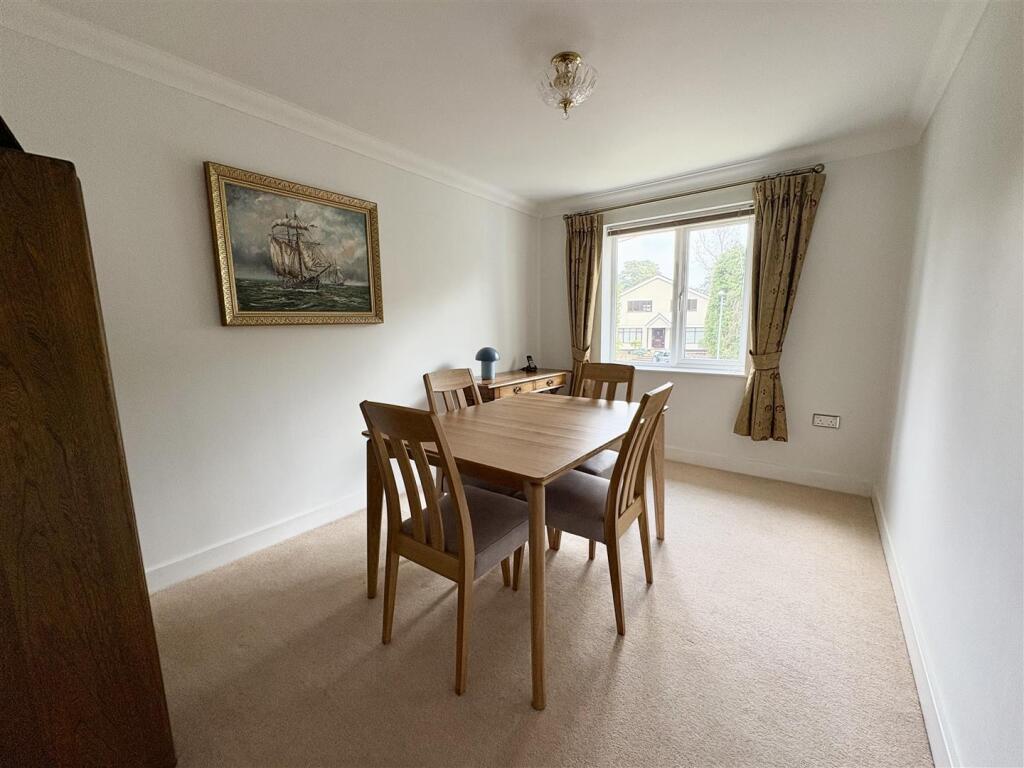 4. BED3DINING.jpg