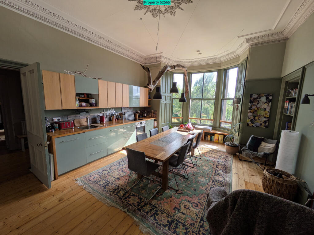 Kitchen dining south