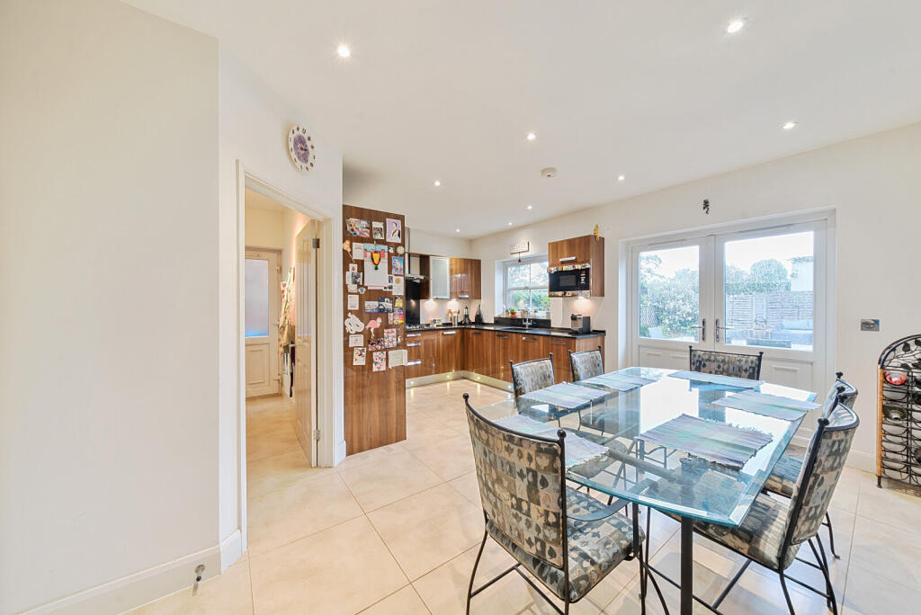 1294618-30-682dd6...