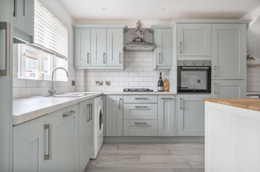 1302998-26-68402d...