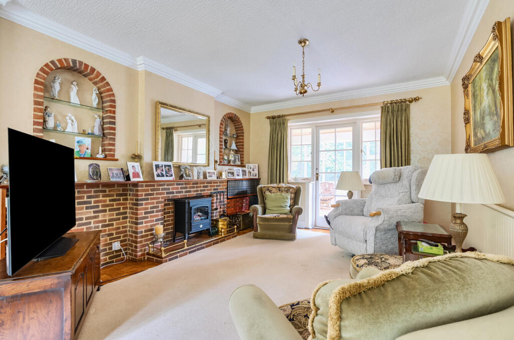 1300089-17-683990...