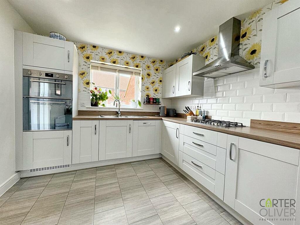 KITCHEN SPACE
