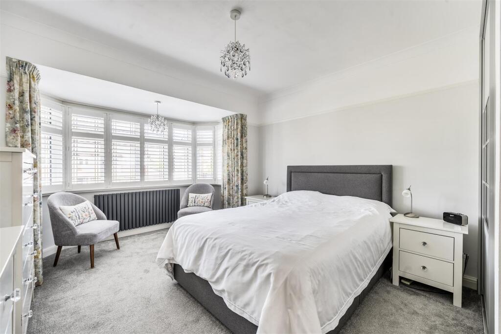 master bwdroom 2.jpg