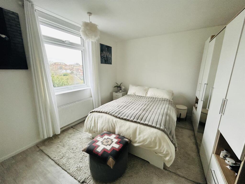 01323 438506