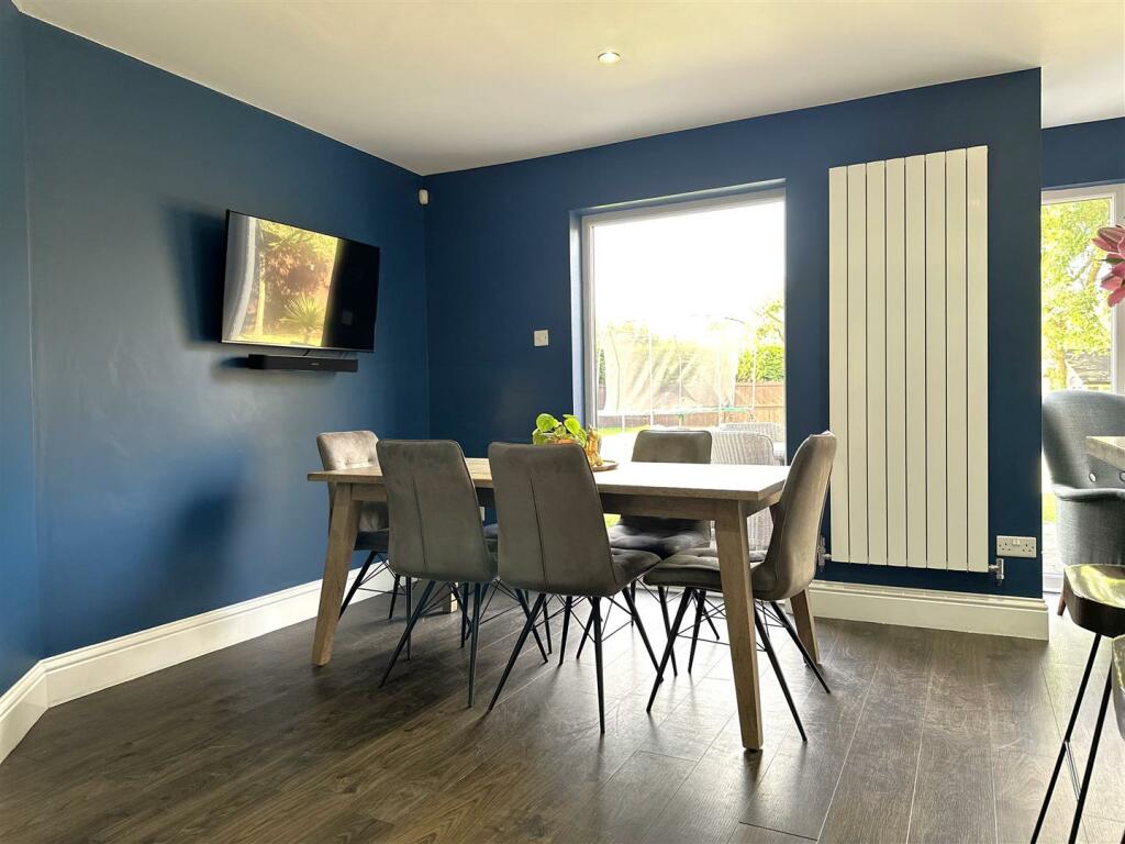 Dining Area 525