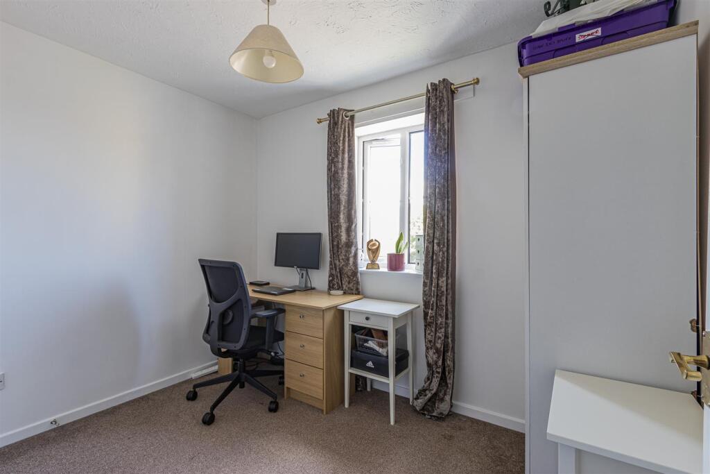 Campbell Drive 112-6.jpg
