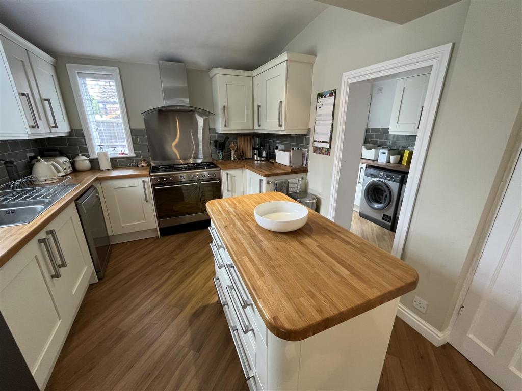 Kitchen Area 2