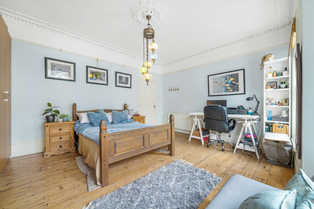 Bedroom 1 (2).jpg