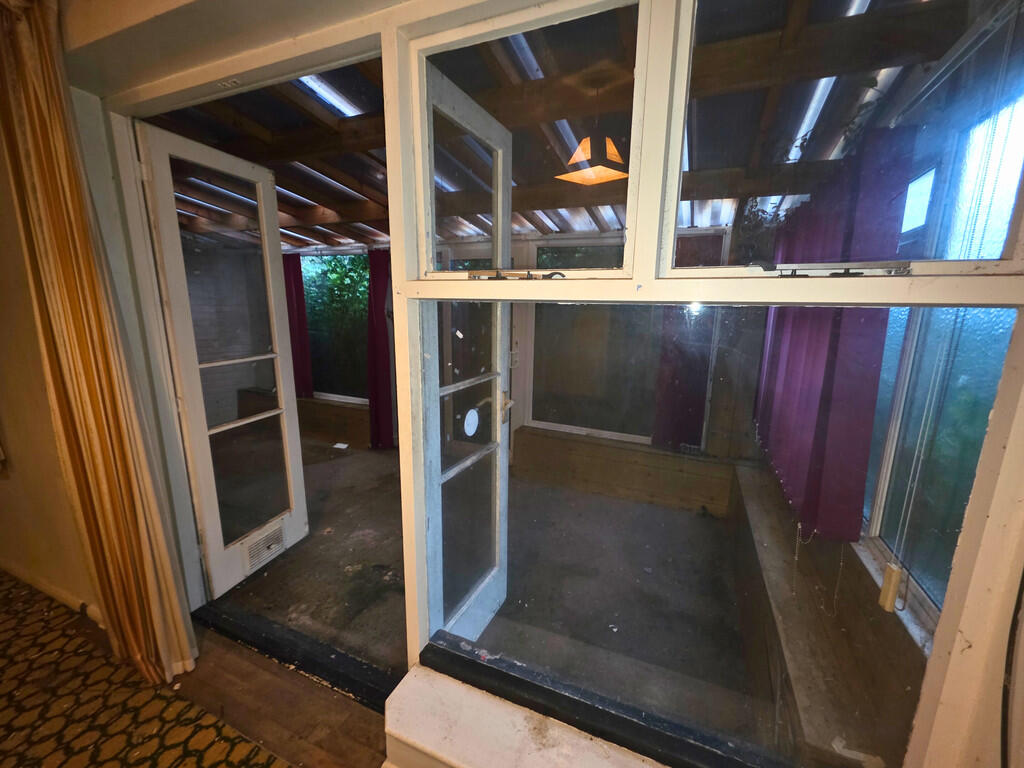 da2348c9-2fc9-415...