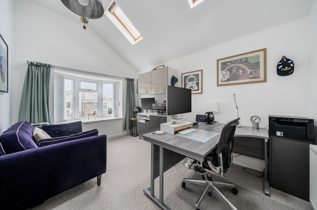 Bedroom Four /Office