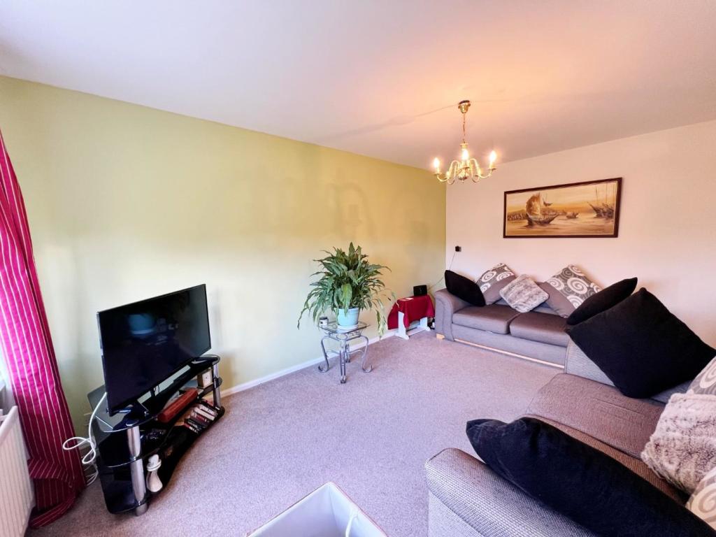 Lounge 4.jpg