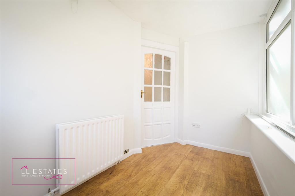15 Dyserth Road-21.jpg