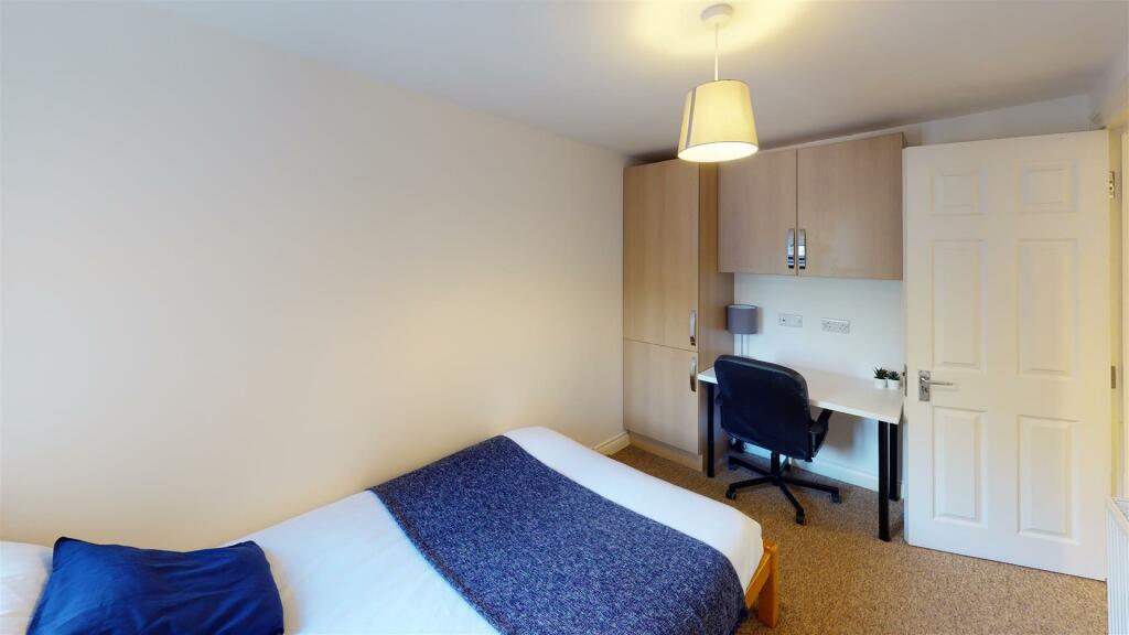 8-Montgomerie-Rd-Portsmouth-Bedroom (9).jpg