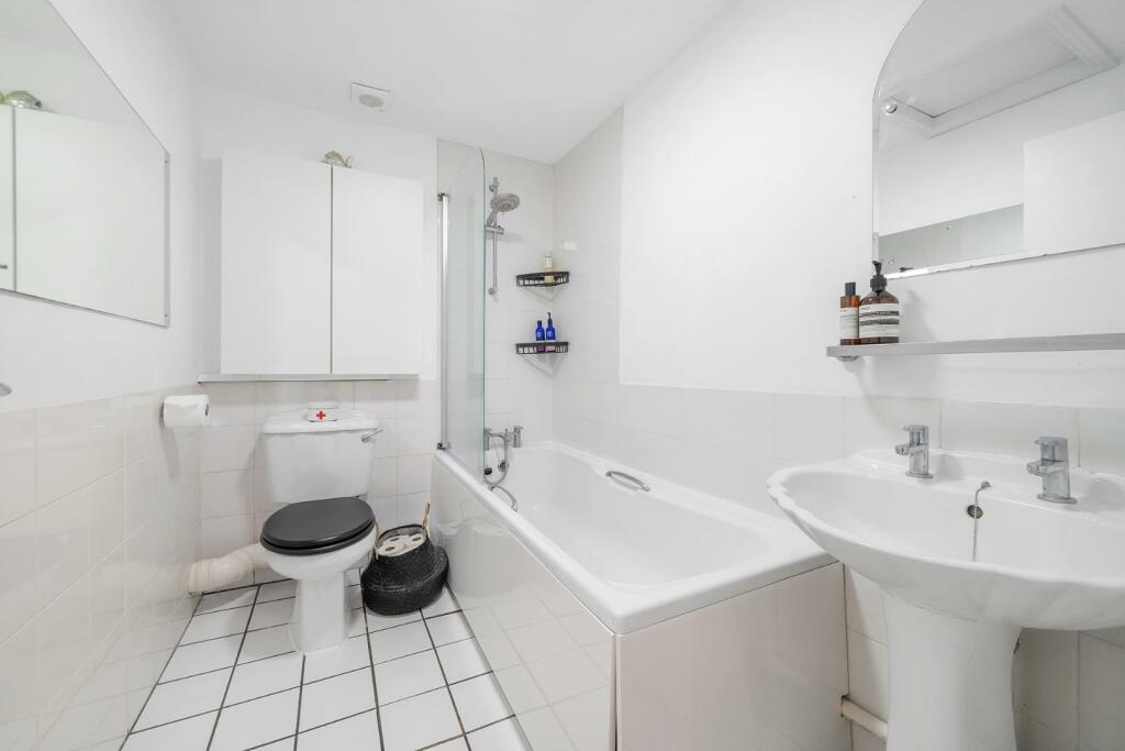 Bathroom.jpg
