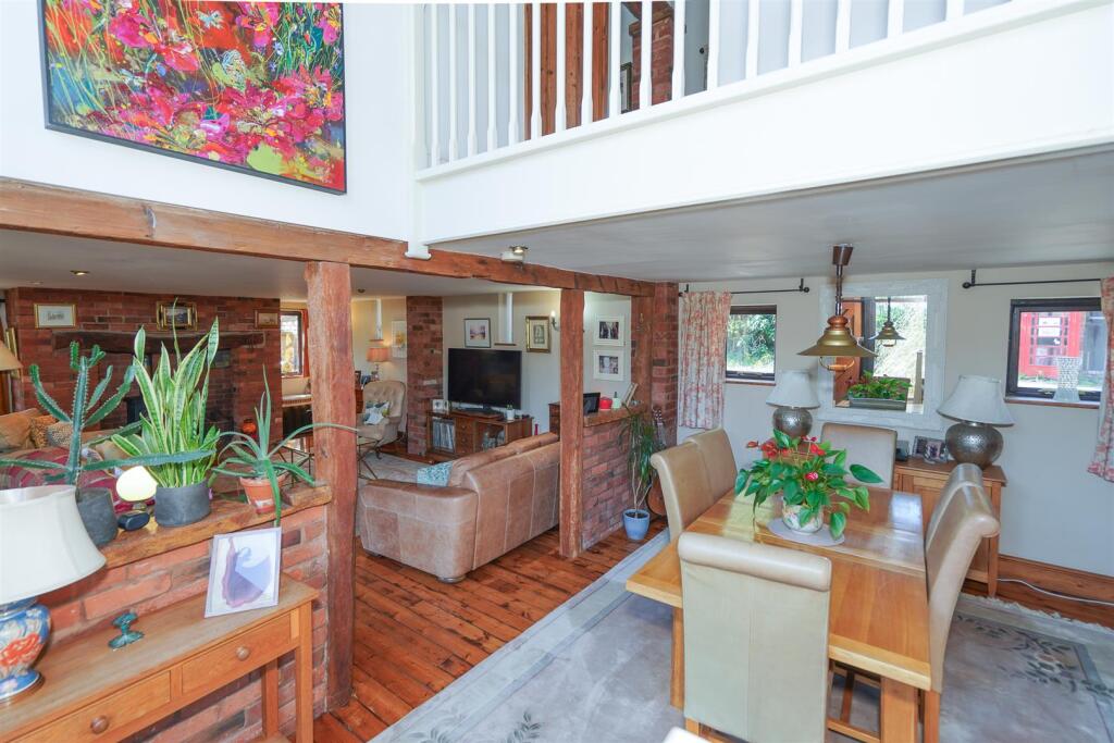 Village Farm Barns (6).jpg