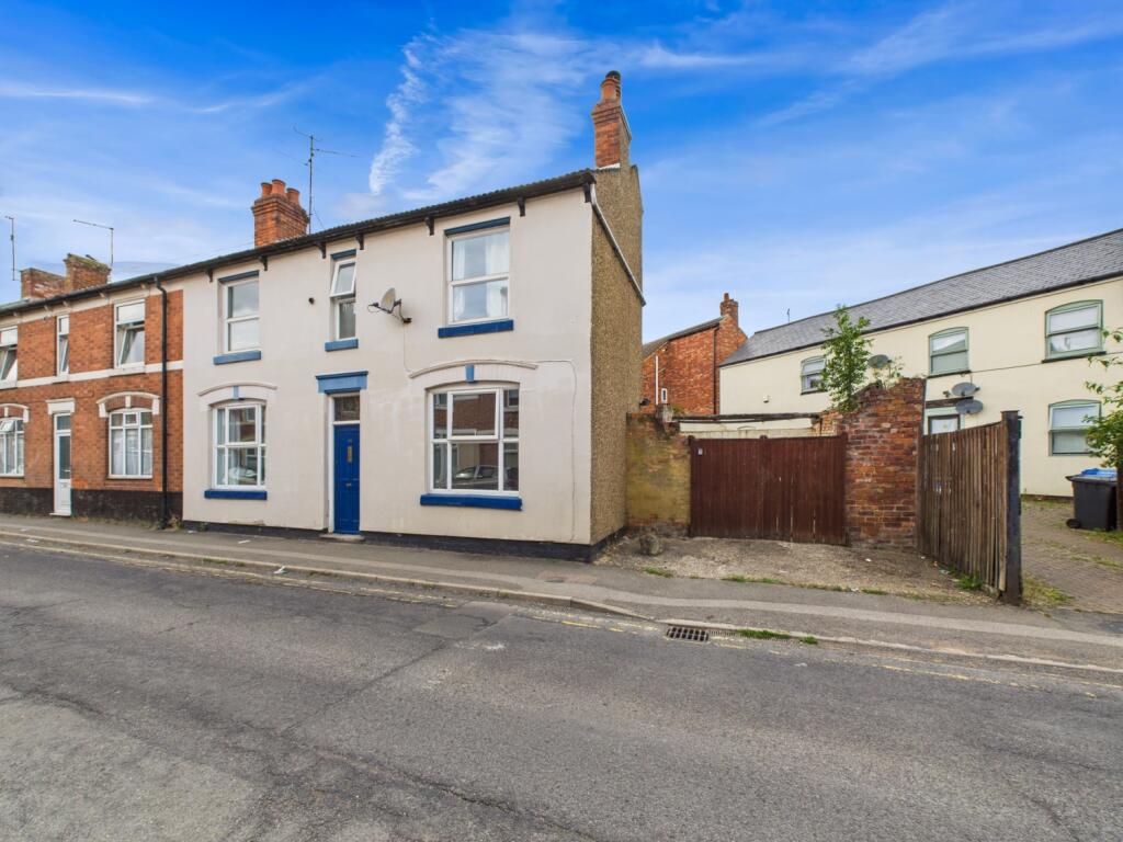 CAM02313G0-PR0089-STILL013