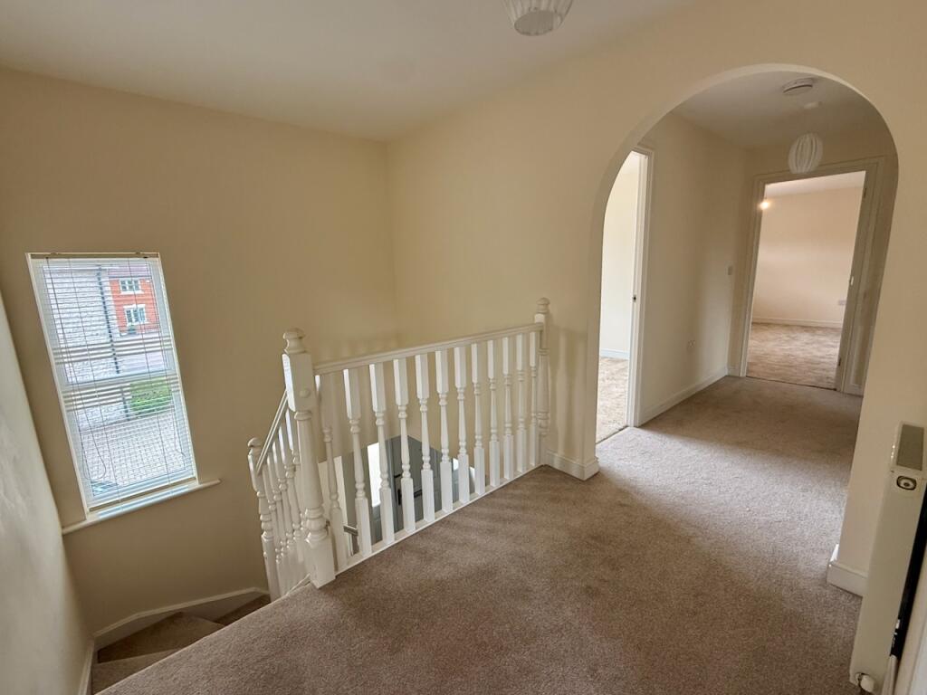 First floor landing.jpeg