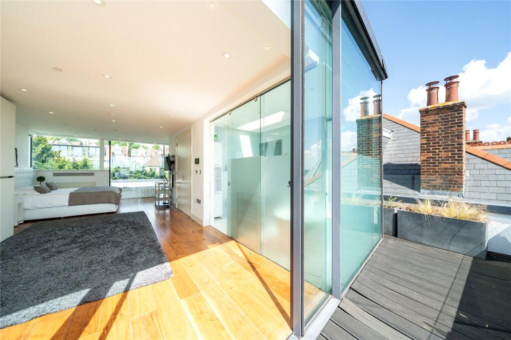 Bedroom/Balcony
