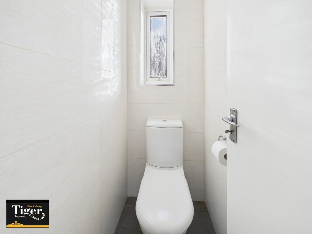 CAM02176G0-PR0768...