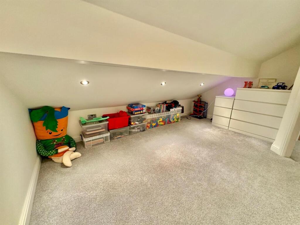 PHOTO-2025-11-17-21-42-16 (1).jpg