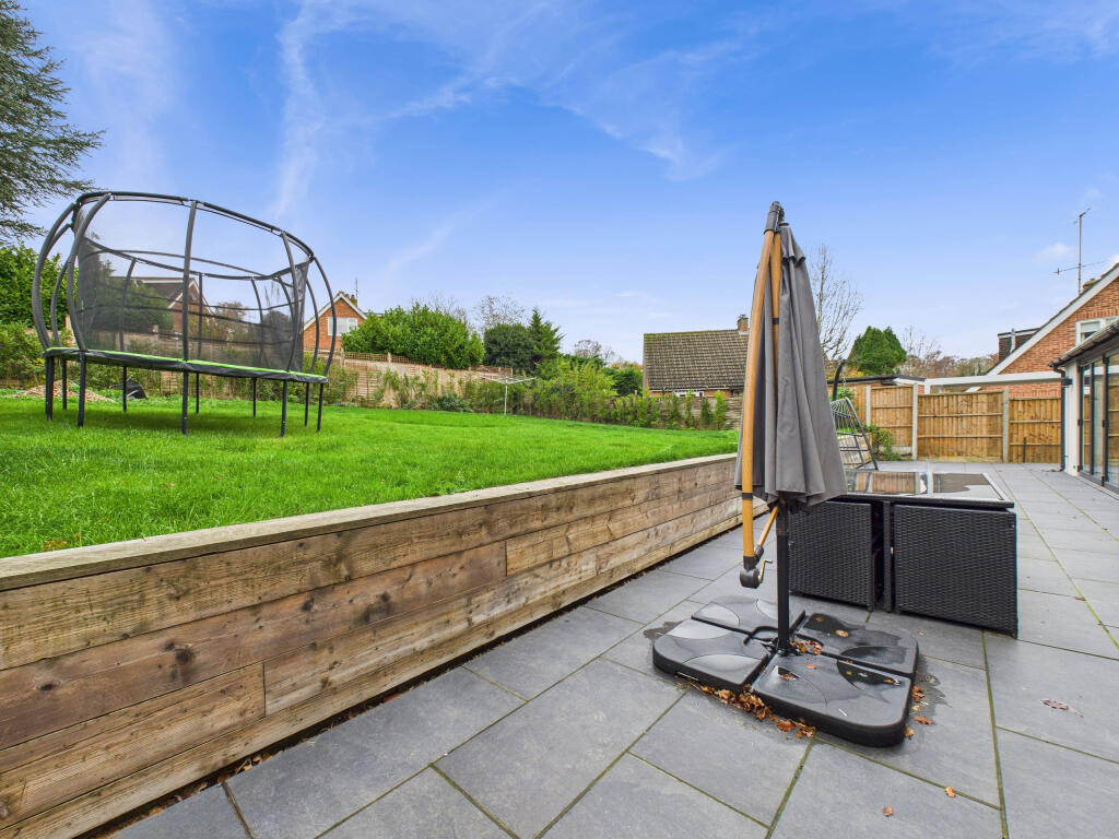 CAM01984G0-PR0530-STILL018