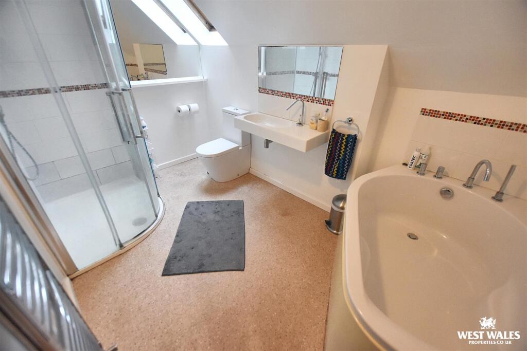 1 - 2025-11-16T203112.960.jpg