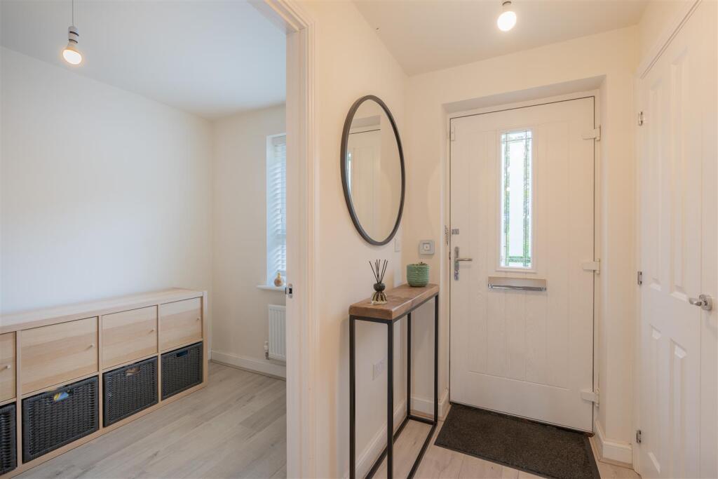 15 Dahlia Crescent-14.jpg