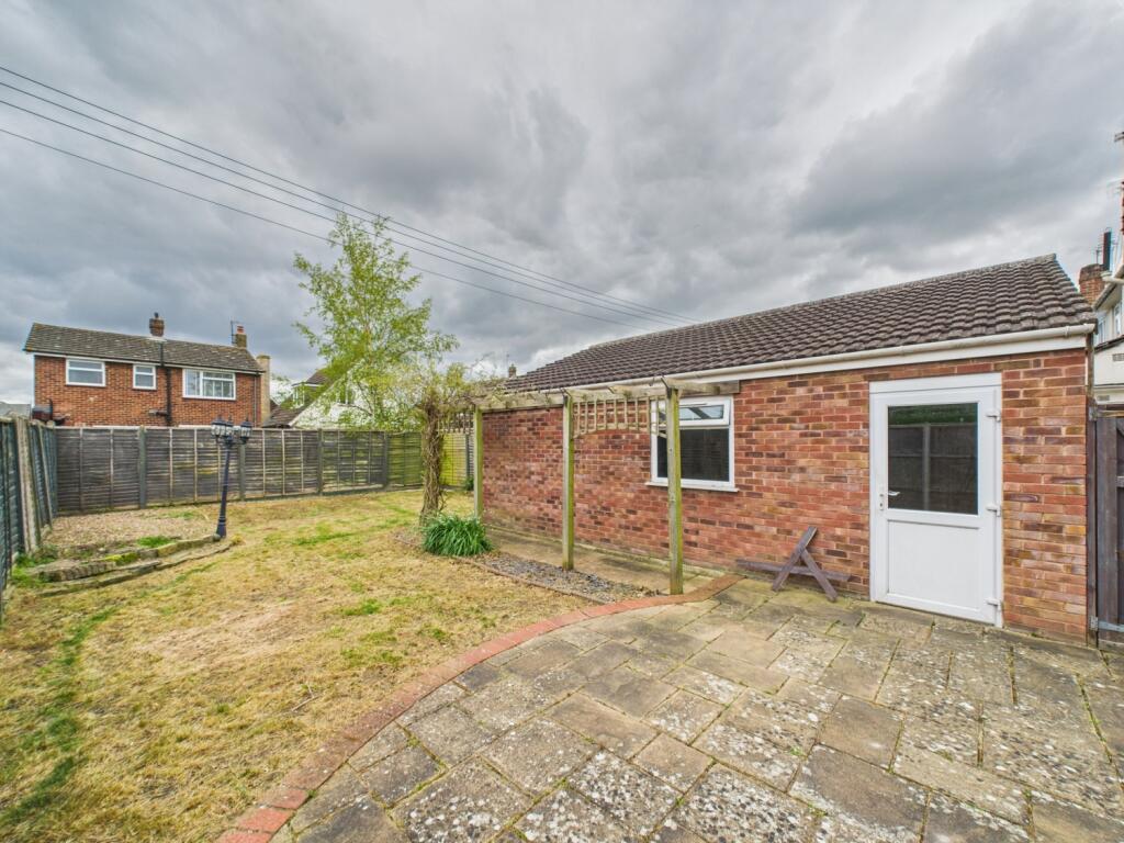 CAM01791G0-PR0157-STILL023