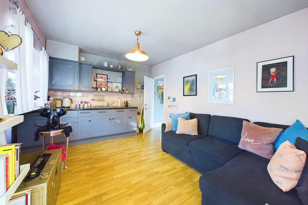 Annexe Kitchen/ L...