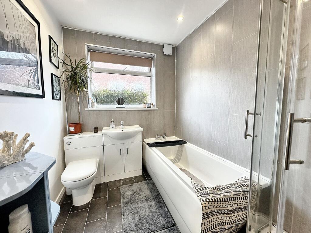 Ground floor Bathroom