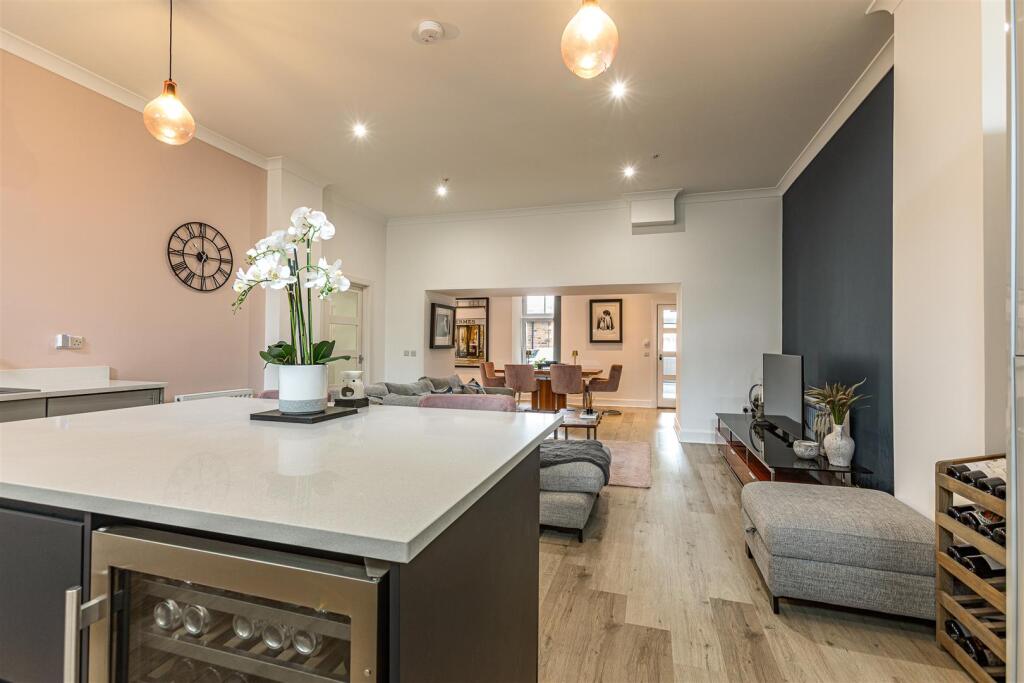 1 Lower Court Melrose 11.JPG