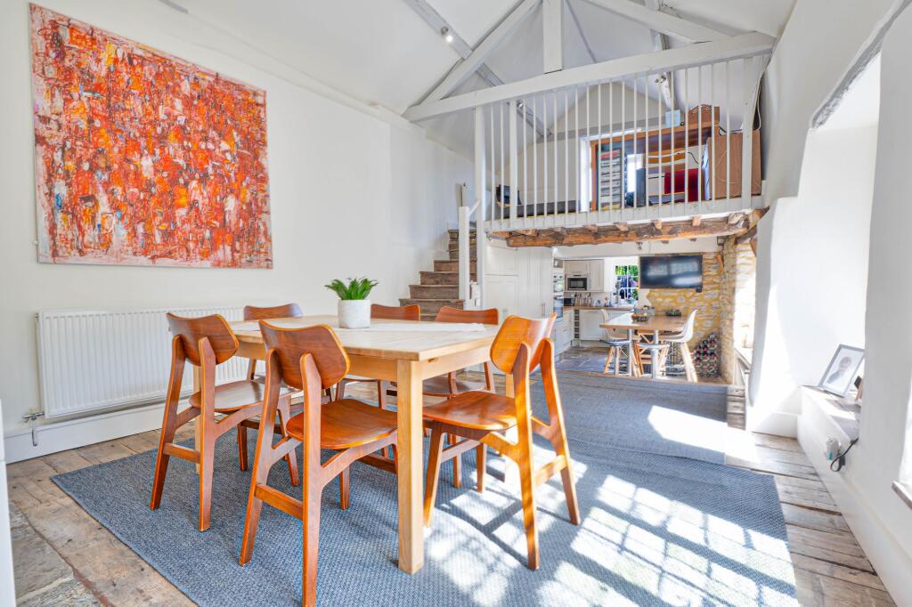 Dining Room &amp; Mezzanine