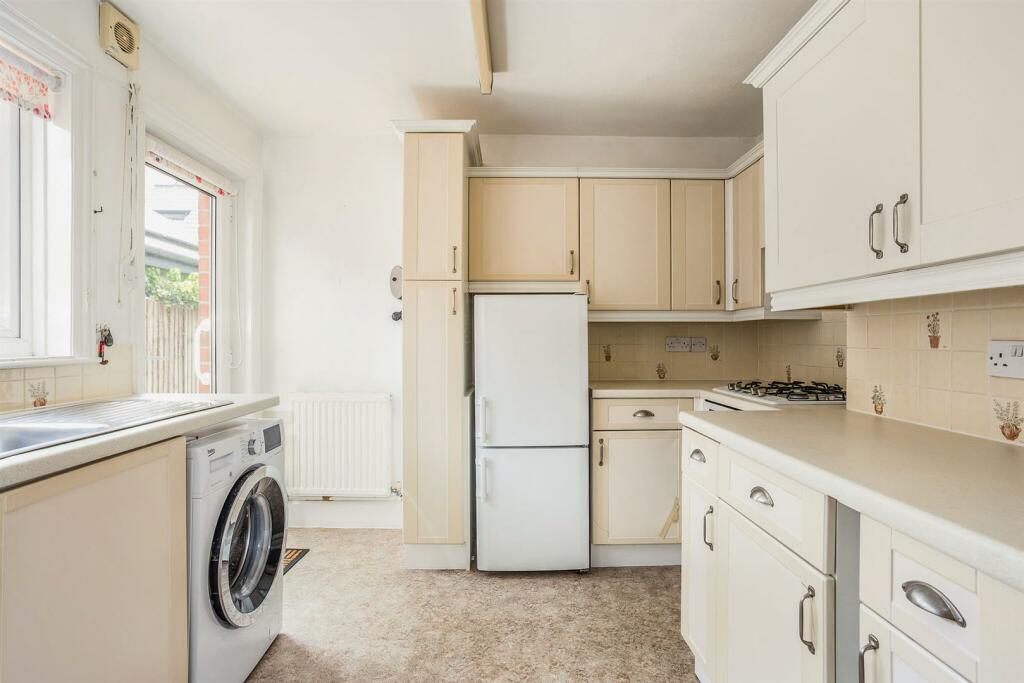 70387_22-Shaw Green Lane - (9)_low.jpg