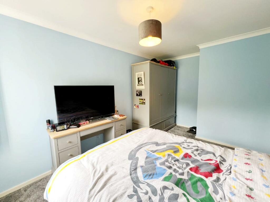 Bedroom 2 pic 2.jpg