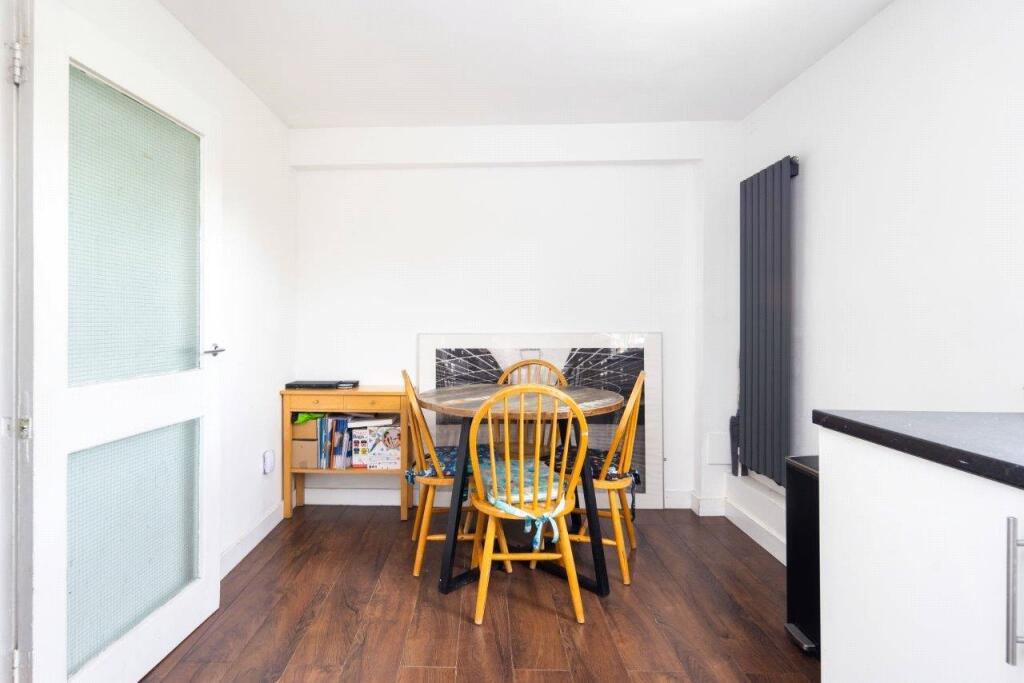 Kitchen/Dining Area