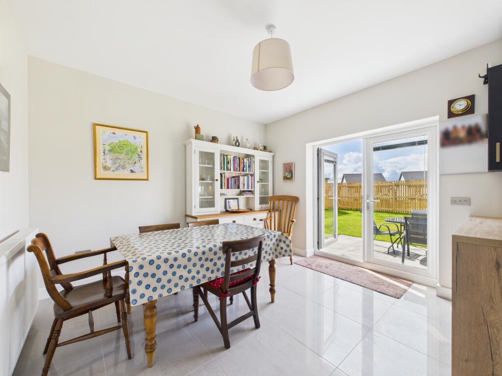 CAM03481G0-PR0111-STILL015