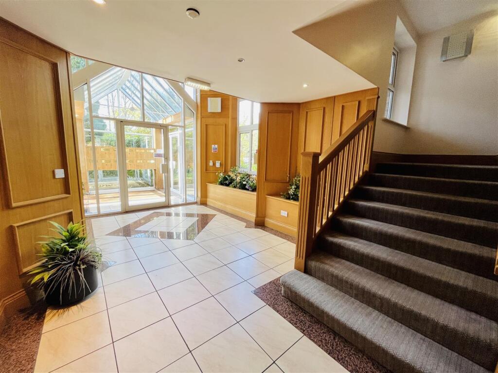 Communal Entrance Hall Aspect 2