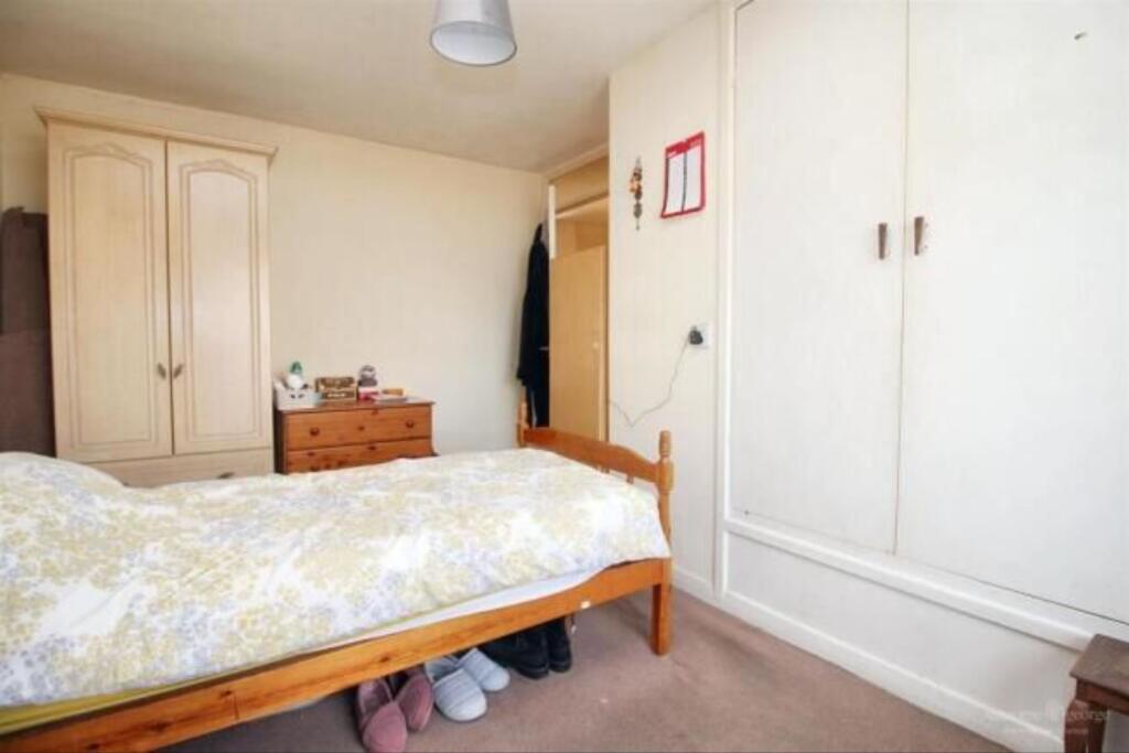 40 Helmsdale Close, Reading RG30 2PS