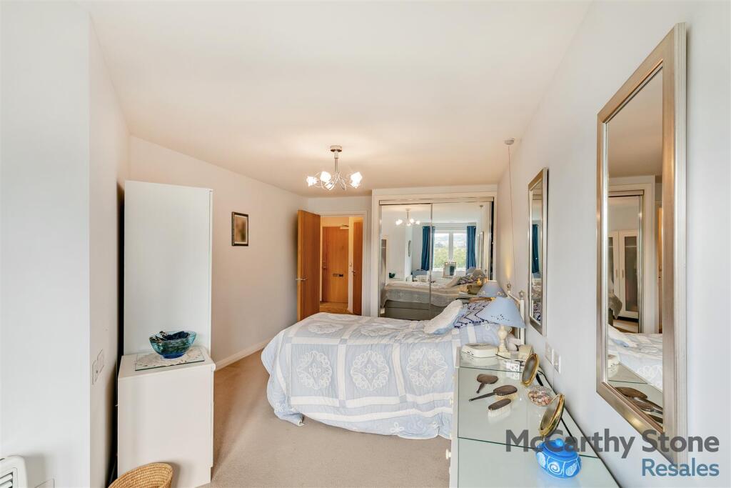 8659918-interior02.jpg
