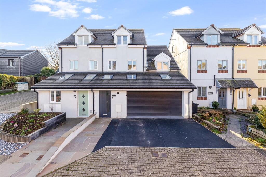 A03 - 7 Oakwood Close Dartmouth - 251117.jpg