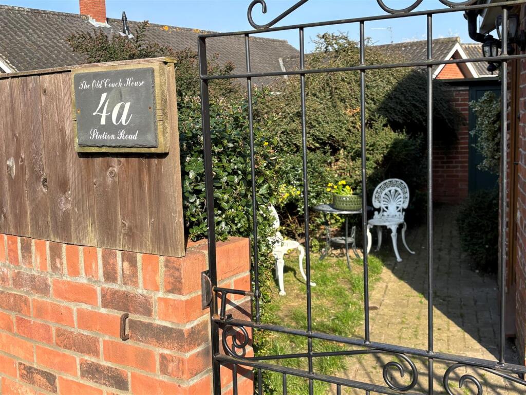 Garden 2.jpg