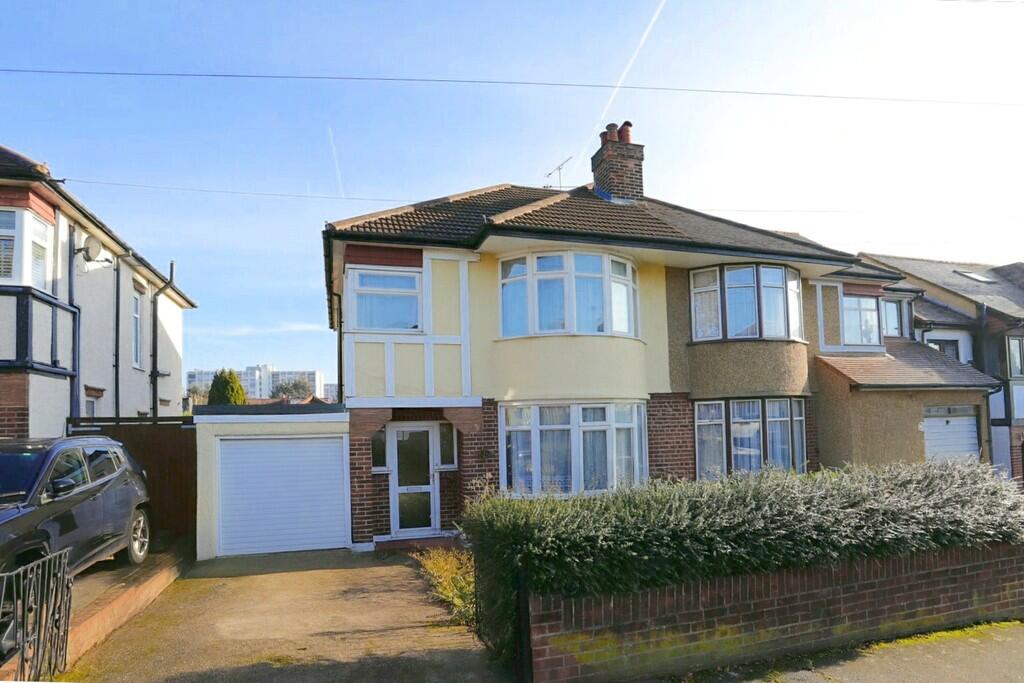 St. Barnabas Road, Woodford Green, IG8 7DU
