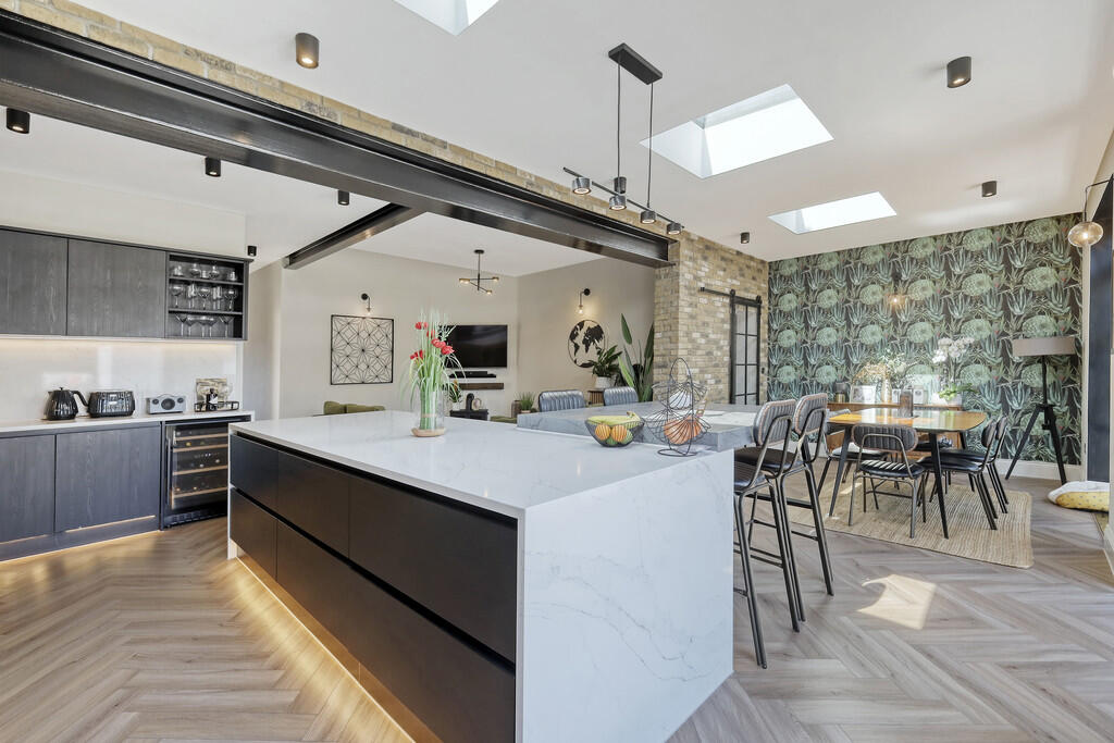 6 Winsford Garden...