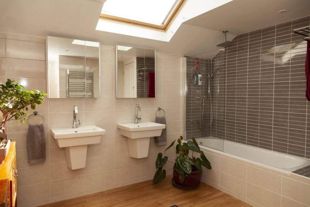 Longhill Road 16.jpg