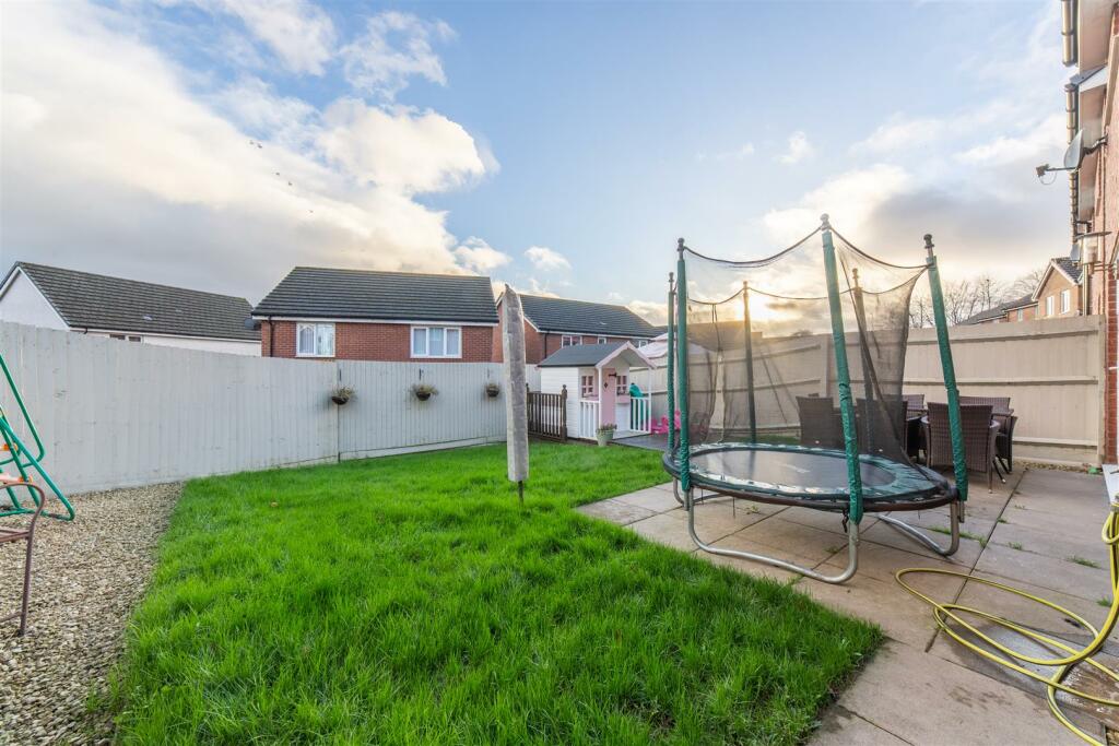 209 Cwrt Celyn-16.jpg