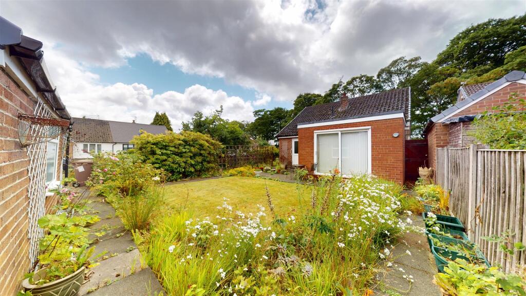 Longwood Close