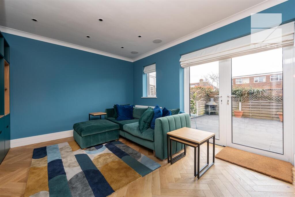 8 Belmont Close_0004.jpg