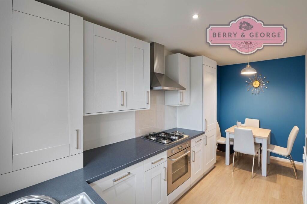 KITCHEN / DINER