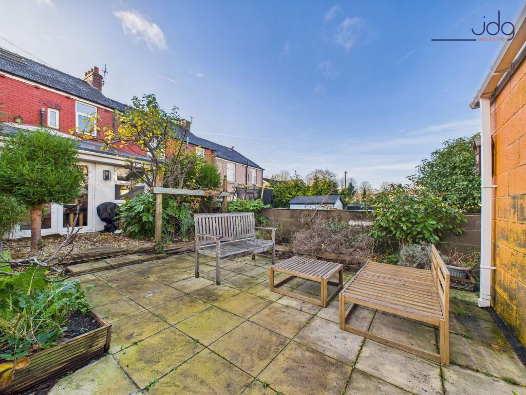 Garden and rear view of the property